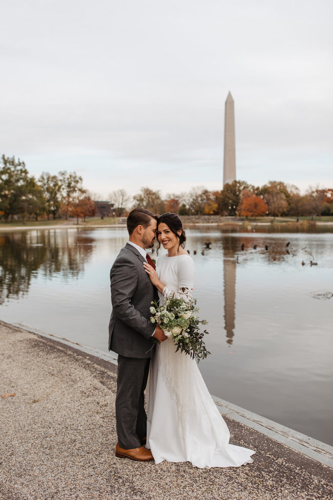 the couple taking their wedding photos in Washington DC